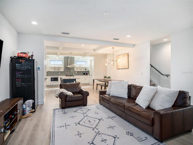 Foto del edificio - 3038 W Napoleon Ave