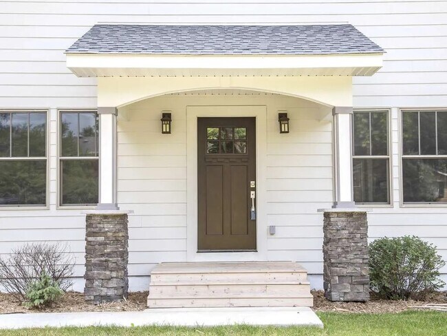 Foto del edificio - 5321 Interlachen Blvd