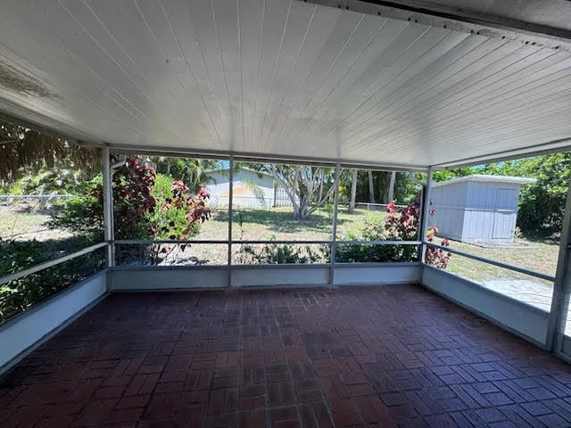 Building Photo - 709 SE Alamanda Way