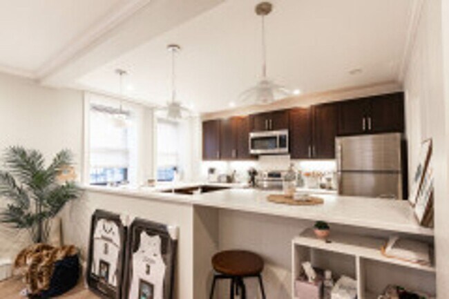 Building Photo - Beautiful, Renovated Allston 2 Bedroom on Glenville Ave for December 1st.  NO BROKER FEE