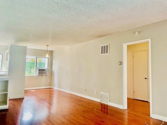 Foto del edificio - 941 N San Vicente Blvd