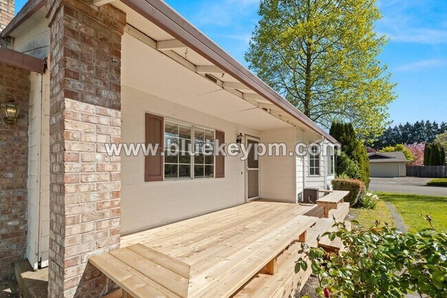 Foto del edificio - 3 Bed, 2 Bath Home in Wilsonville on a Cul...