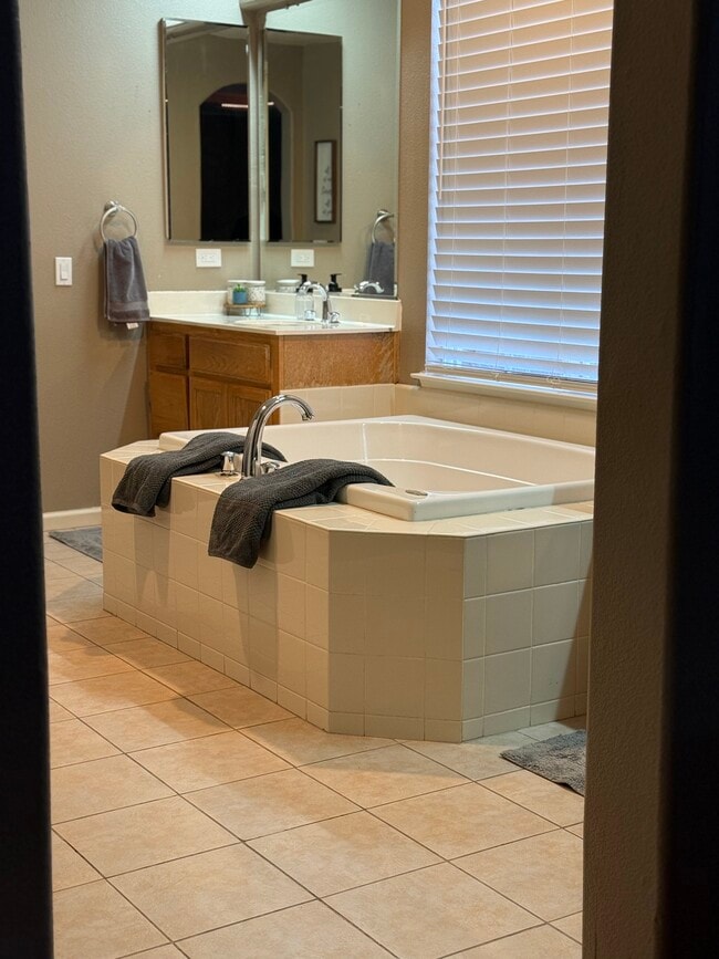 Building Photo - 1815 Mount Goethe Ct