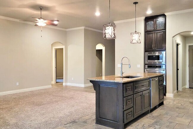 Foto del edificio - Beatuiful 4BD/2BTH home in Norman!