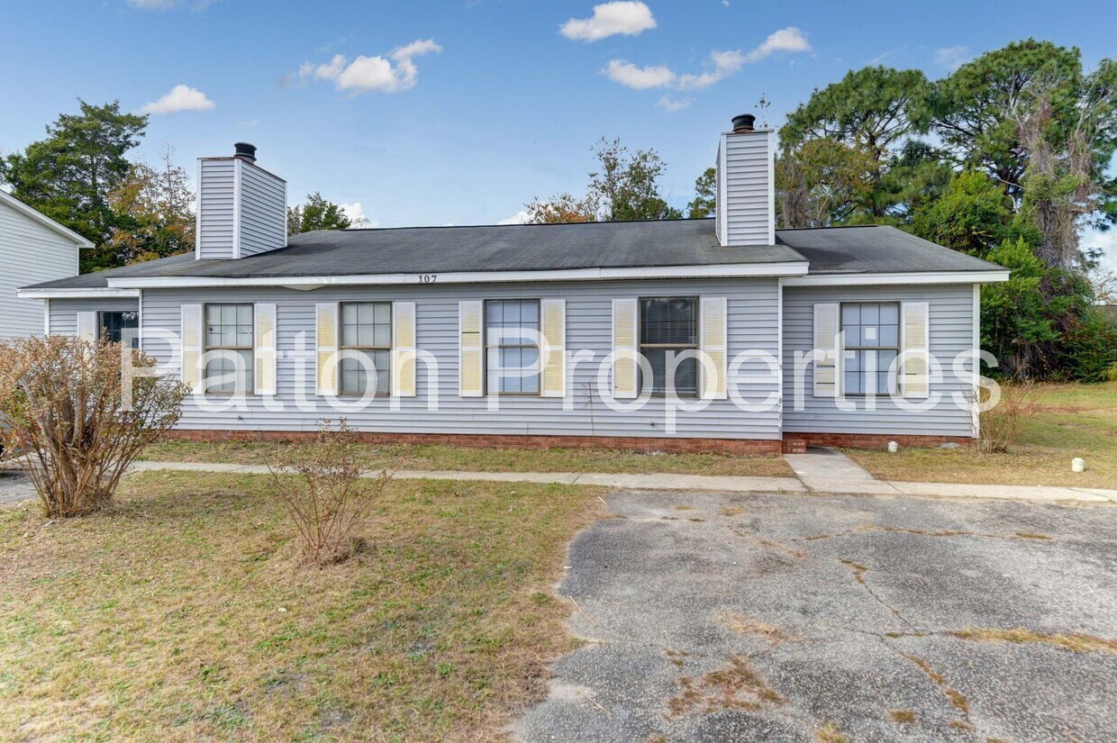 Primary Photo - 107 Villas Court - Outside CoC - TMS006723...