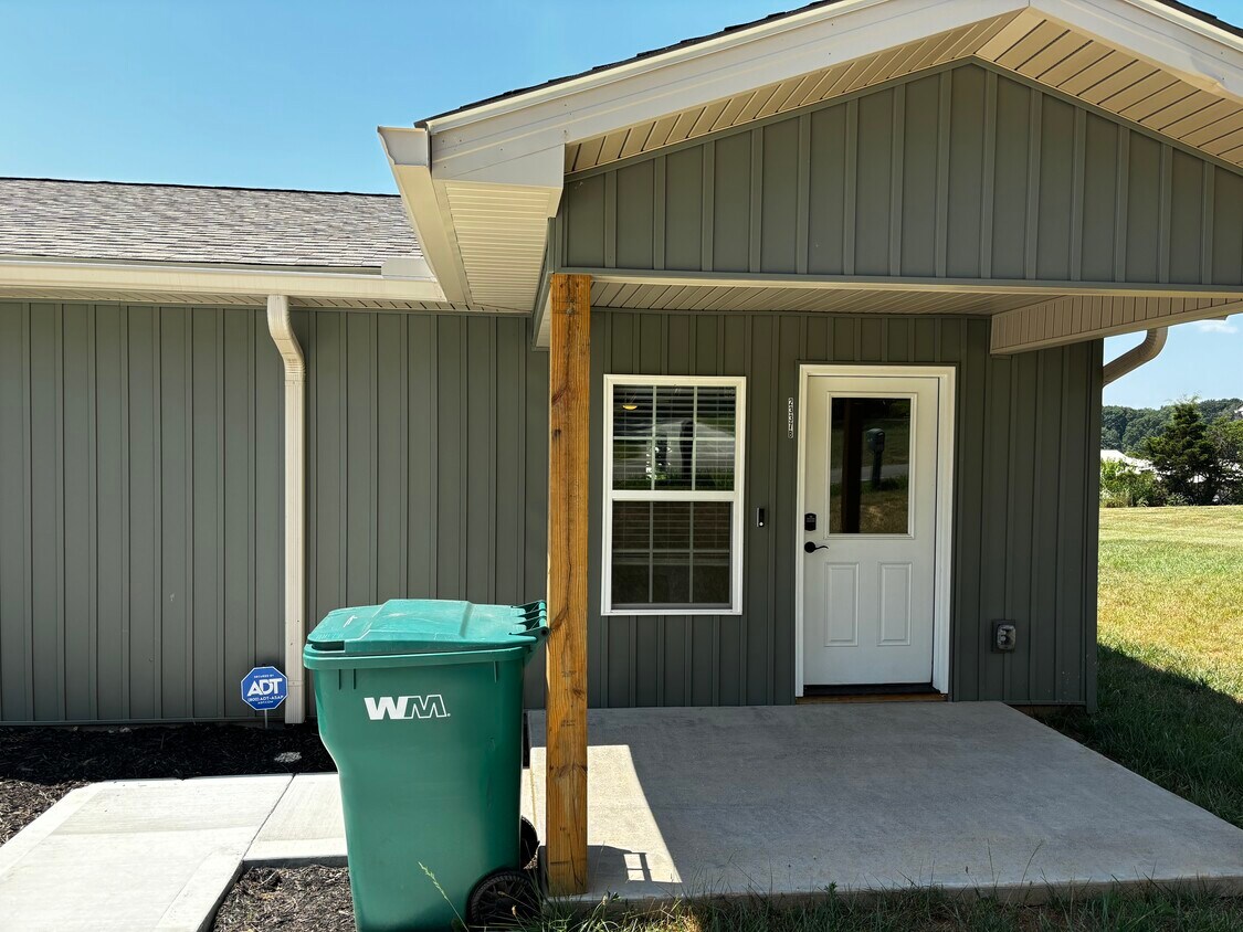 Front Entrance - 2337 Ford Rd