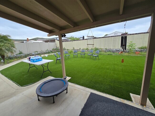 Foto del edificio - 10142 White Pine Ln
