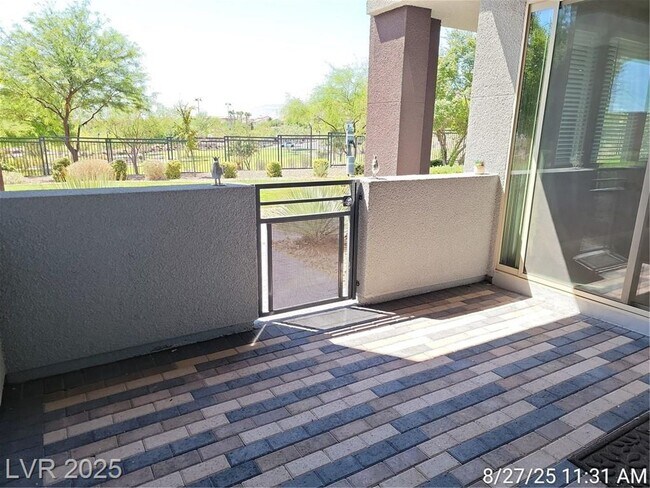 Building Photo - BEAUTIFUL 2 BED 2 BATH TOWNHOME IN SUMMERL...