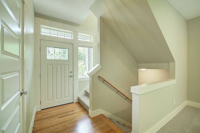 Foto del edificio - 3Bd/3.25Ba Kirkland Townhome