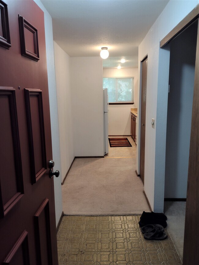 Front Entry - 8016 145th Ave NE
