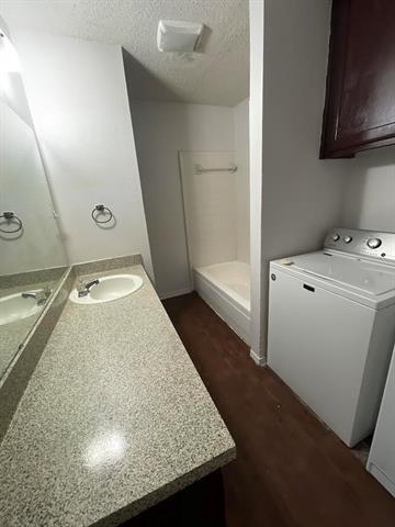 Foto del edificio - 2404 Windy Pine Ln
