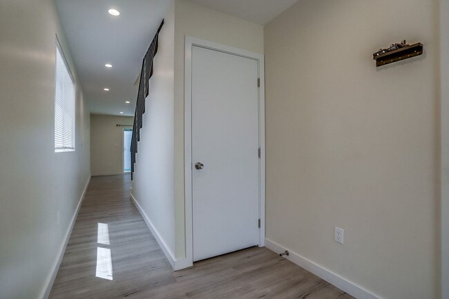 Building Photo - 4636 Lomita St