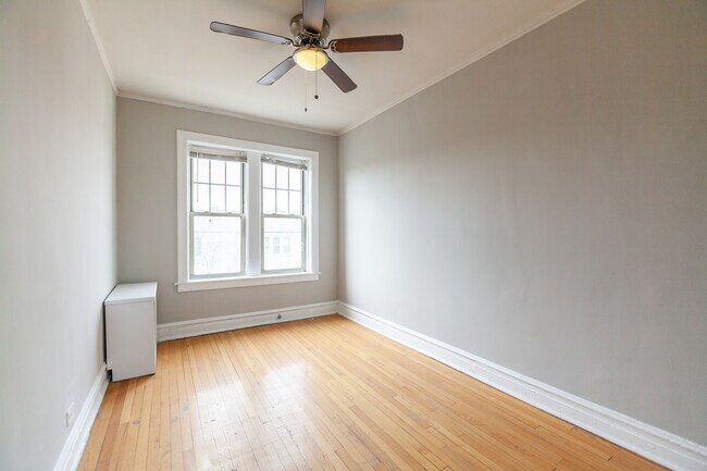 Foto del edificio - 3537 N Troy St