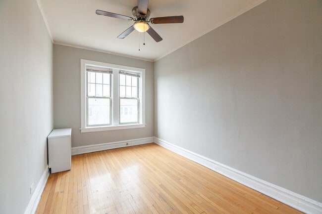 Building Photo - 3537 N Troy St