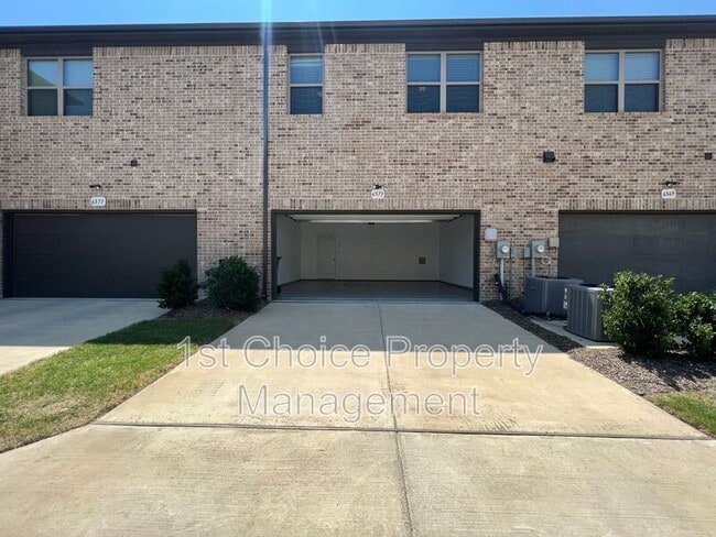 Foto del edificio - 6573 Iron Horse Blvd