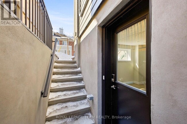 Building Photo - 7 Gwynne Ave