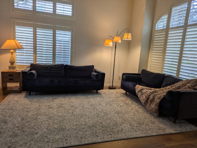 Foto del edificio - 105 Donegan Ct