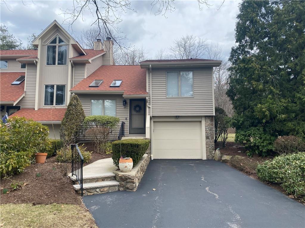 Primary Photo - 9 Shadow Brook Ln