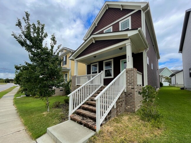 Modern Luxury in the Heart of Briar Chapel – Walk to Everything! (flexible move-in) - Modern Luxury in the Heart of Briar Chapel – Walk to Everything! (flexible move-in) House