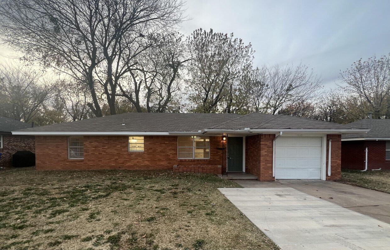 Foto principal - 1616 Chautauqua Ave