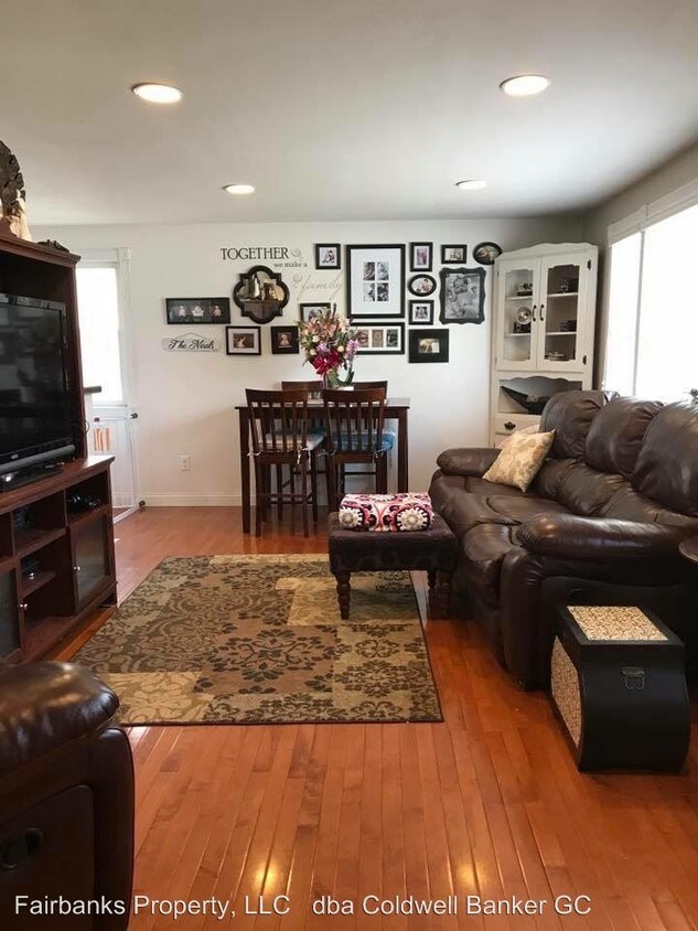 Foto principal - 1144 Ivy Dr