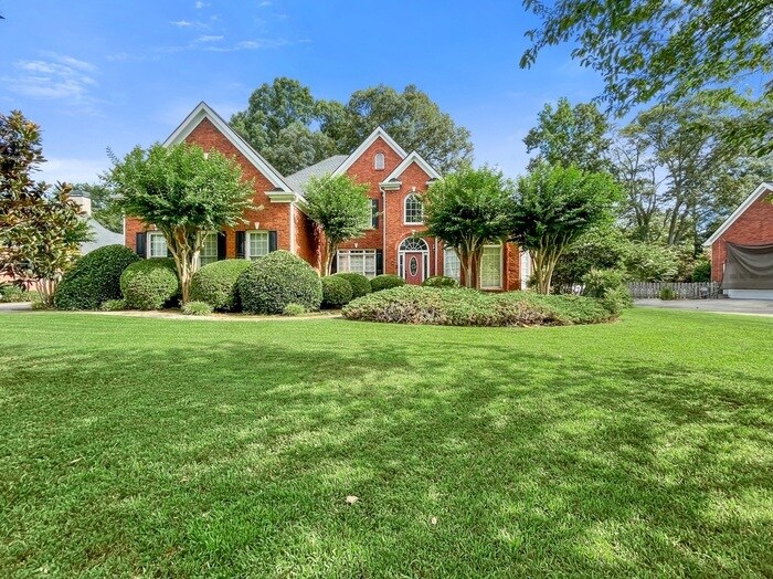 Foto principal - Beautiful Large 5 Bedroom Brick Home