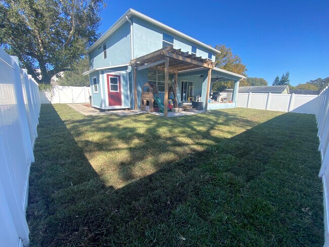 Foto del edificio - 2850 W Shelton Ave