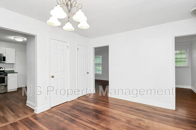 Building Photo - 5039 Baylor Dr