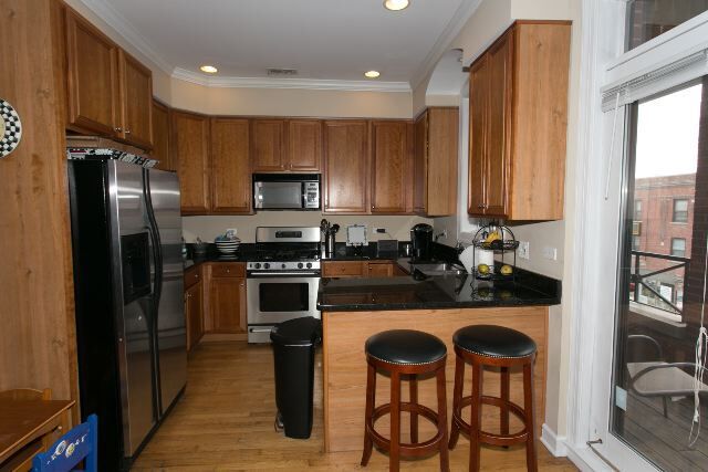 Foto del edificio - 3711 N Southport Ave