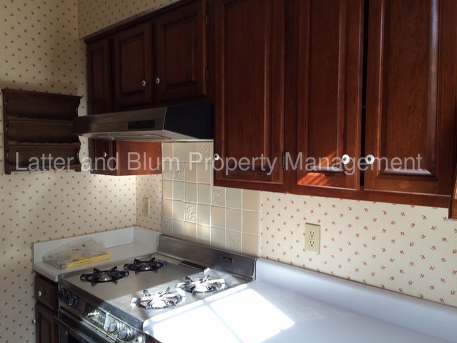 Building Photo - 3116 Prytania St #4
