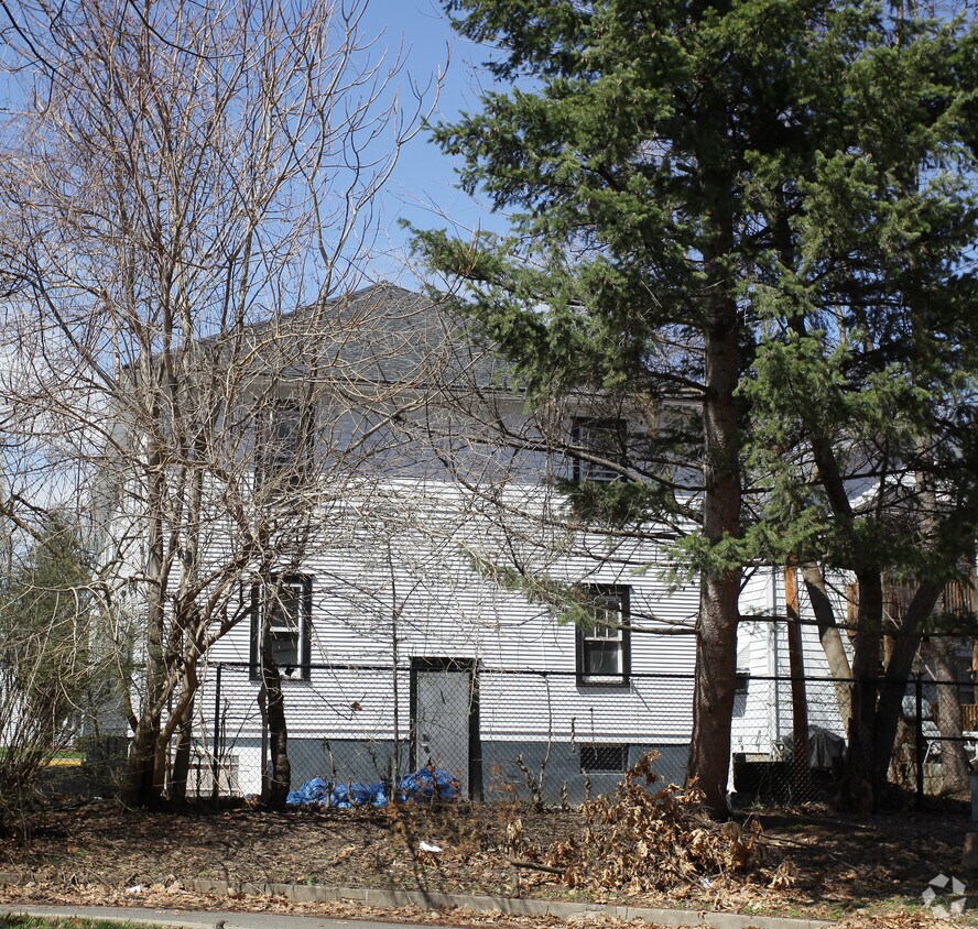 Building Photo - 32 Irving Pl