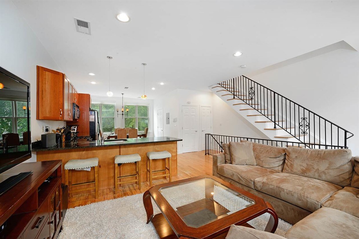 Foto principal - 161 6TH St