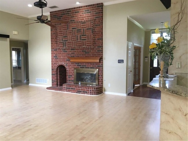 Building Photo - 2237 Eldger Dr