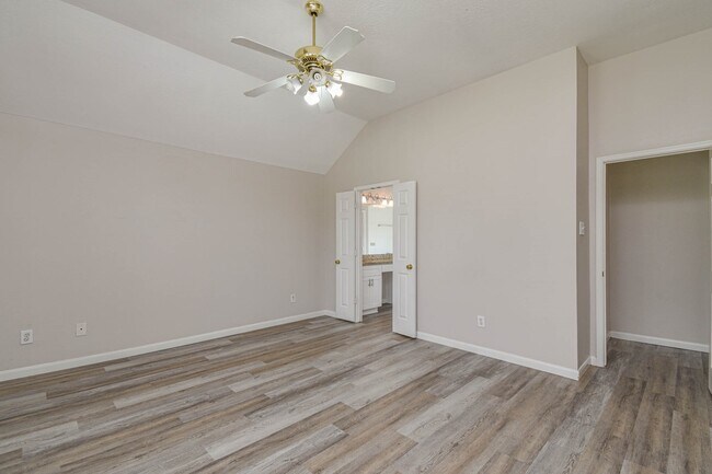 Foto del edificio - 14214 Silver Glade Ln