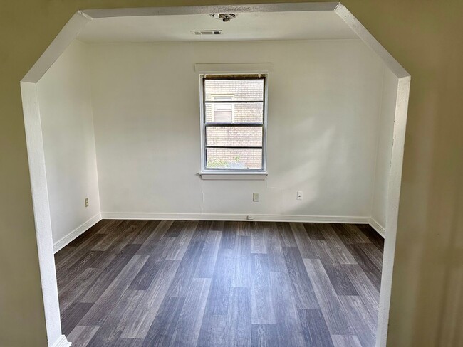 Building Photo - 10 Spear, North Little Rock