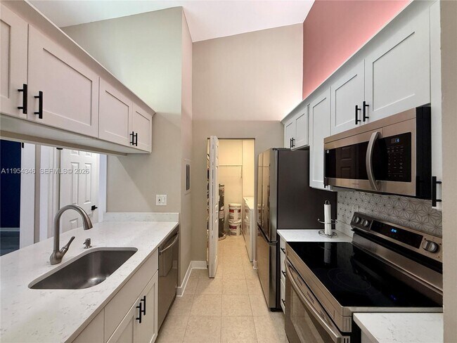 Foto del edificio - 2550 N Nob Hill Rd