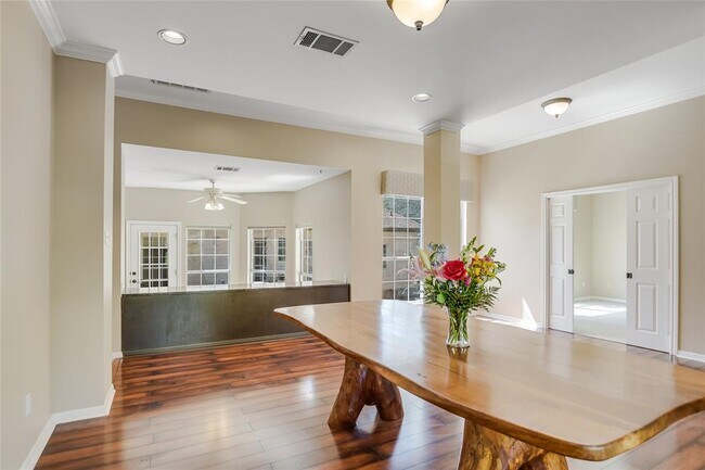 Building Photo - 6407 Johanne Ct