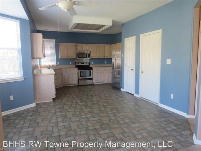 Building Photo - 4 br, 2.5 bath House - 506 Whisper Walk