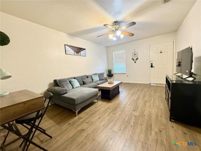Building Photo - 1008 Circle M Dr