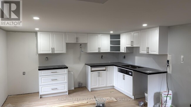 Building Photo - 65 Irving Pl
