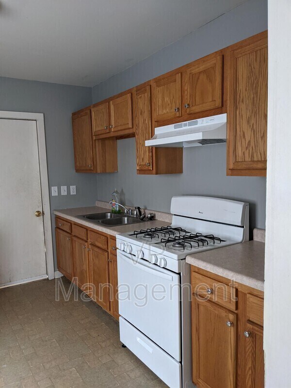 Building Photo - 3127 Orchard Ave