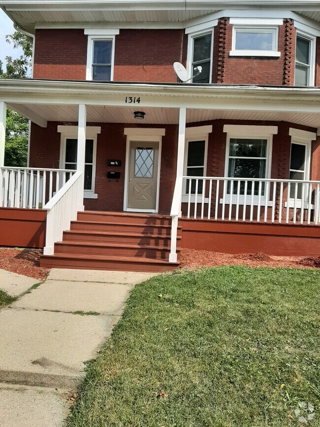 Building Photo - 1314 17th Ave