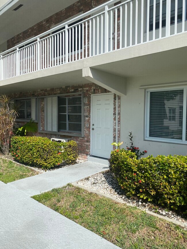 Foto del edificio - 3860 NE 21st Way