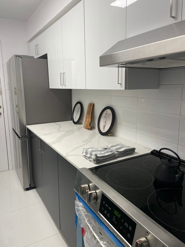 Building Photo - SKYLINE PLAZA