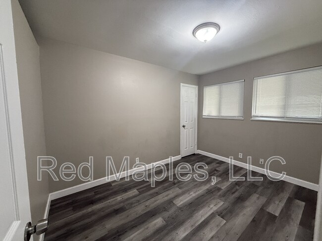 Foto del edificio - 10877 Spring Garden Dr