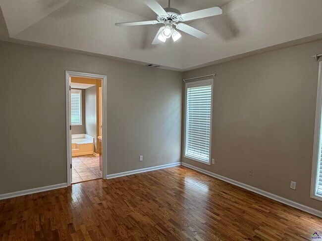 Foto del edificio - 106 Quail Hollow Dr