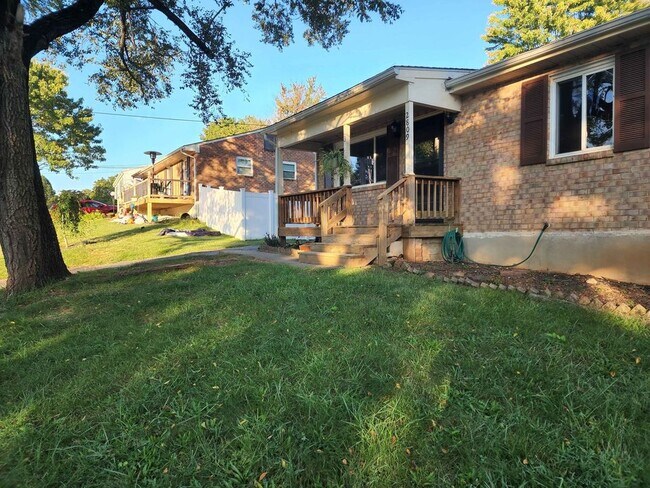 Foto del edificio - 2809 Creekwood Dr