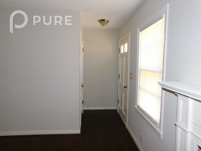 Foto del edificio - 1/2 off a month's rent with fully executed...