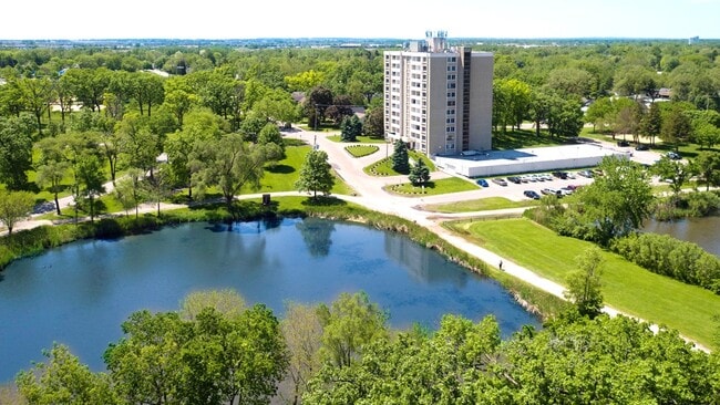 Building Photo - Lakeview Residences