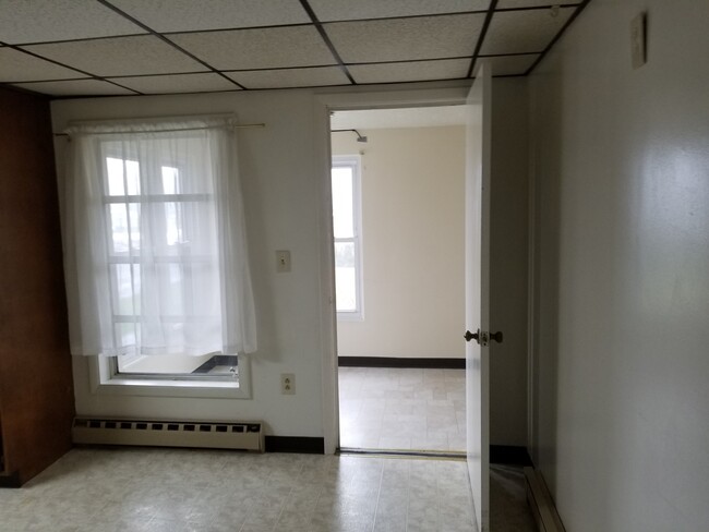 Kitchen to Sun Room - 4611 Division Hwy